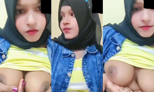 Sexy Hijabi Girl Showing Her Tight Boobs