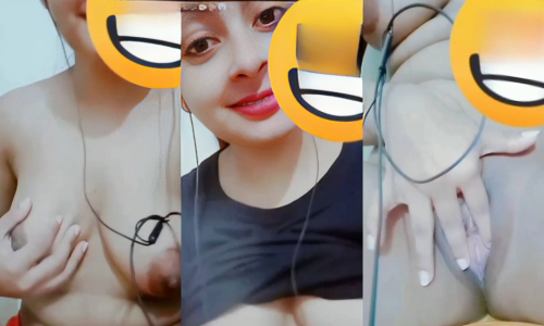 Beautiful Mal Showing Fingering