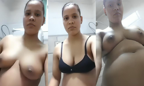 Married Bhabi Showing For Lover